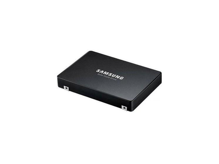 SSD | SAMSUNG | SSD series PM1743 | 7.68TB | PCIe Gen5 | NVMe | NAND flash technology TLC | Write speed 6000 MBytes/sec | Read speed 7500 MBytes/sec | Form Factor 2,5" | MTBF 25000000 hours | MZWLO7T6HBLA-00A07