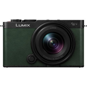 Panasonic Lumix DC-S9 + 18-40mm, dark olive